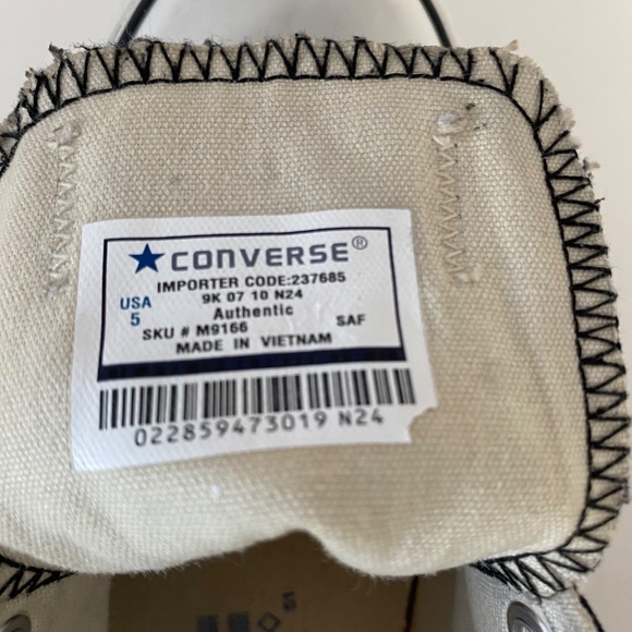 Converse All Star Low Tops - black - USA size 5 - Picture 5 of 9